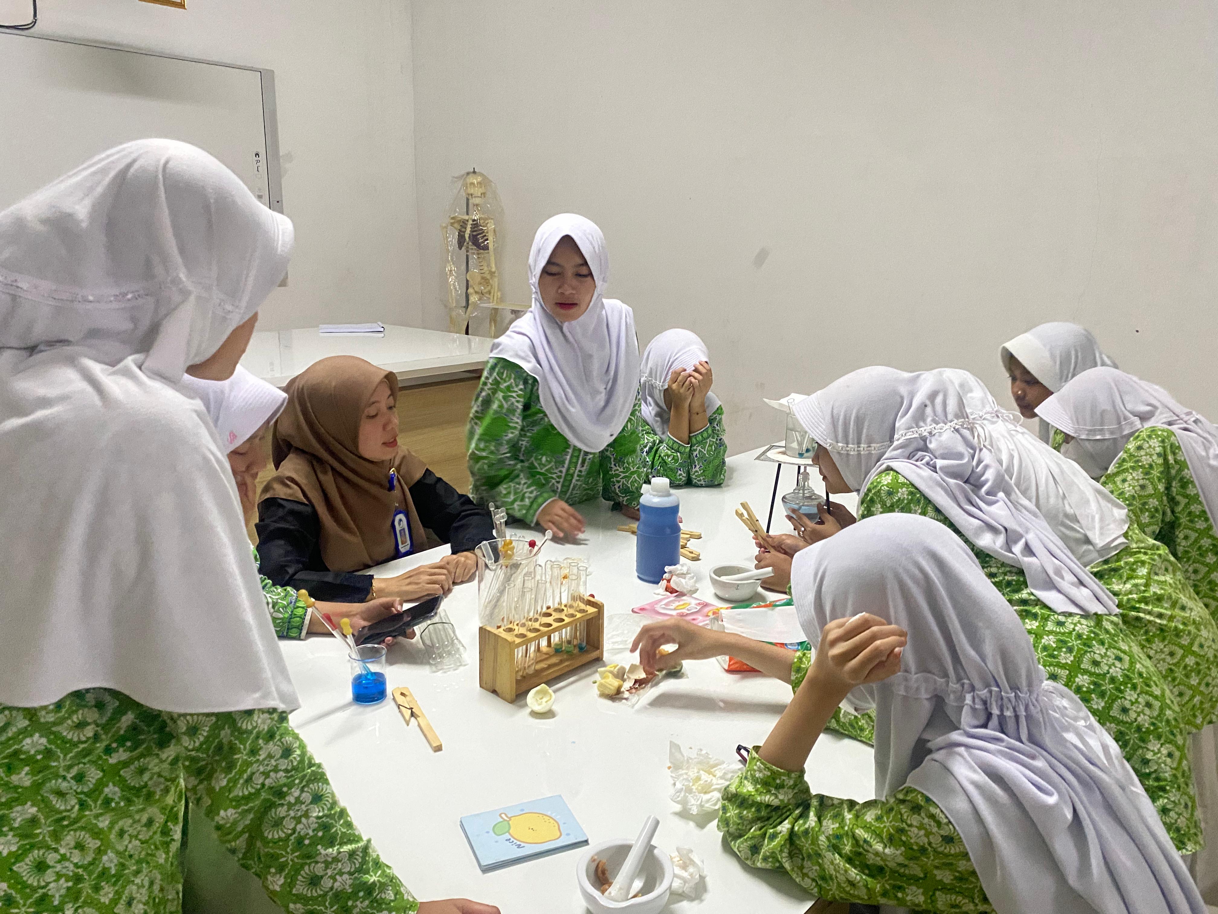 Laboratorium Sains & Robotik